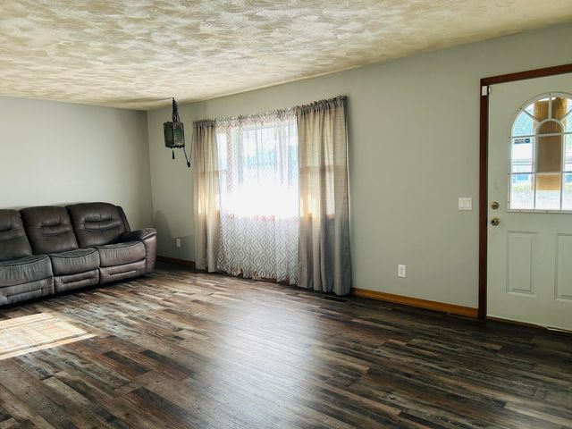 504 S Chestnut Street, Stockton, MO 65785