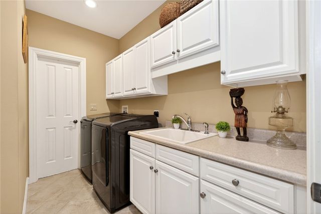 158 Signature Drive, Beavercreek Twp, OH 45385