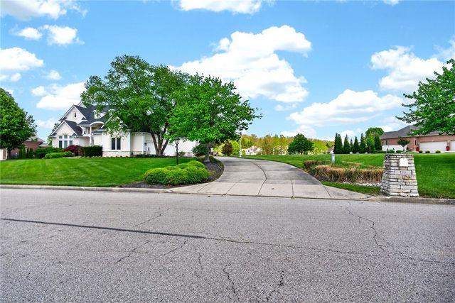 158 Signature Drive, Beavercreek Twp, OH 45385