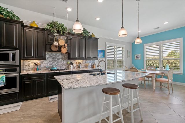 4902 Enchanted Springs Drive, Rosharon, TX 77583