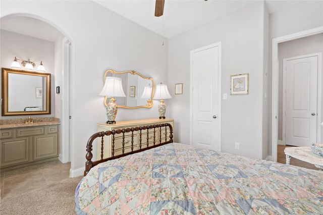 4902 Enchanted Springs Drive, Rosharon, TX 77583