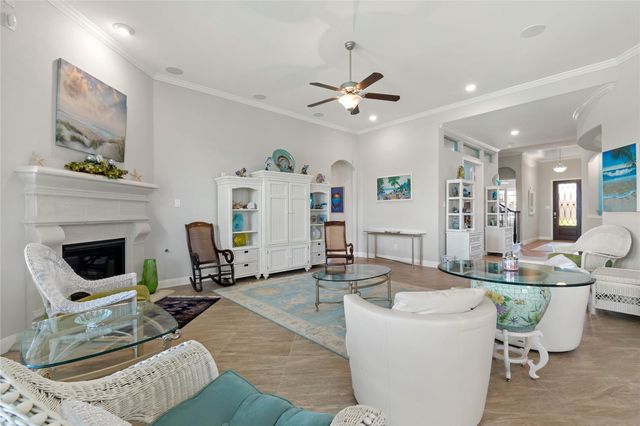 4902 Enchanted Springs Drive, Rosharon, TX 77583