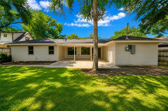 1141 Henson Drive, Hurst, TX 76053