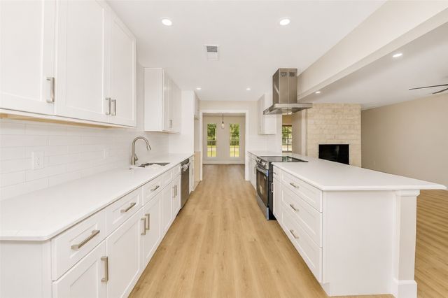 1141 Henson Drive, Hurst, TX 76053