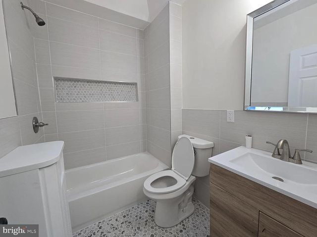 962 CARVER ST, Philadelphia, PA 19124