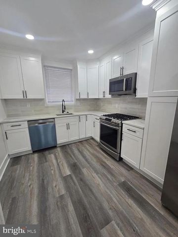 962 CARVER ST, Philadelphia, PA 19124