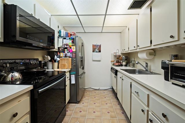 13255 SW 7th Court 111D, Pembroke Pines, FL 33027