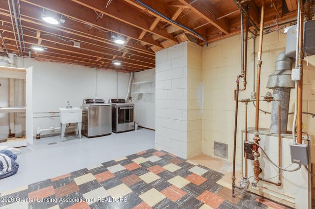 130 Lexington Avenue, East Lansing, MI 48823