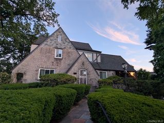 294 Lincoln Avenue, New Rochelle, NY 10801