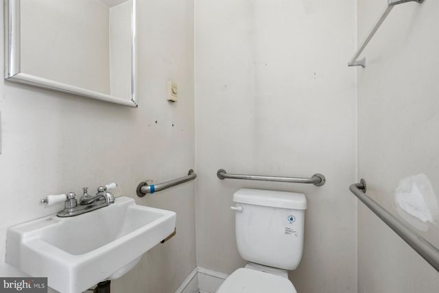 5226 7TH ST NW, Washington, DC 20011
