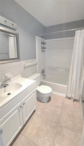 5720 NE 22nd Way 401, Fort Lauderdale, FL 33308