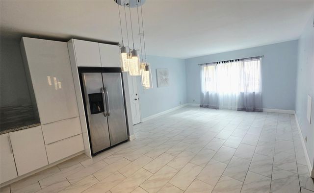 5720 NE 22nd Way 401, Fort Lauderdale, FL 33308