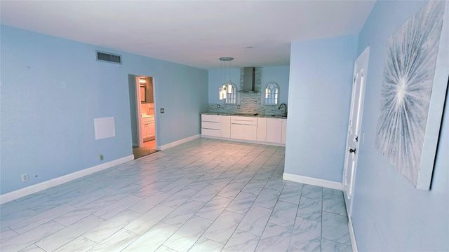 5720 NE 22nd Way 401, Fort Lauderdale, FL 33308