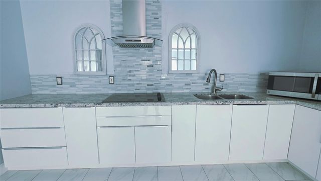 5720 NE 22nd Way 401, Fort Lauderdale, FL 33308