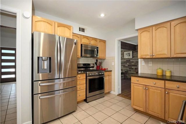 304 Surrey Drive, New Rochelle, NY 10804