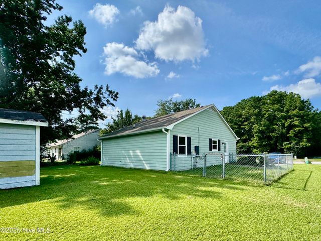 288 Huff Drive, Jacksonville, NC 28546