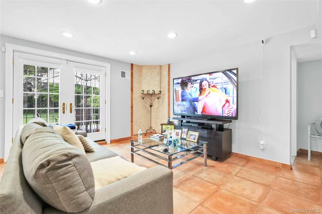 13835 11th Avenue, Malba, NY 11357