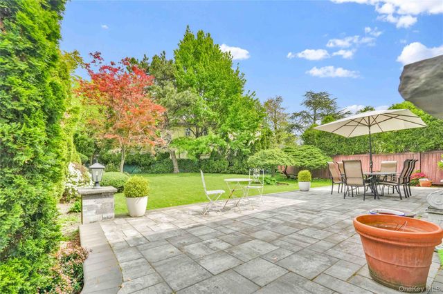 13835 11th Avenue, Malba, NY 11357