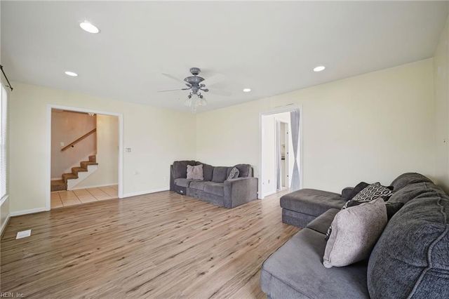 3404 Winterhawk CT, Chesapeake, VA 23323