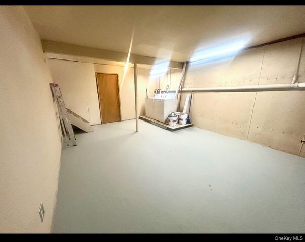 11 Park Manor Court 11, Glen Cove, NY 11542