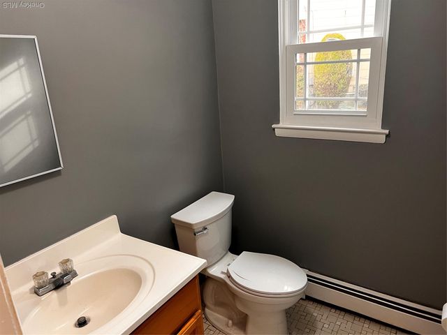 11 Park Manor Court 11, Glen Cove, NY 11542