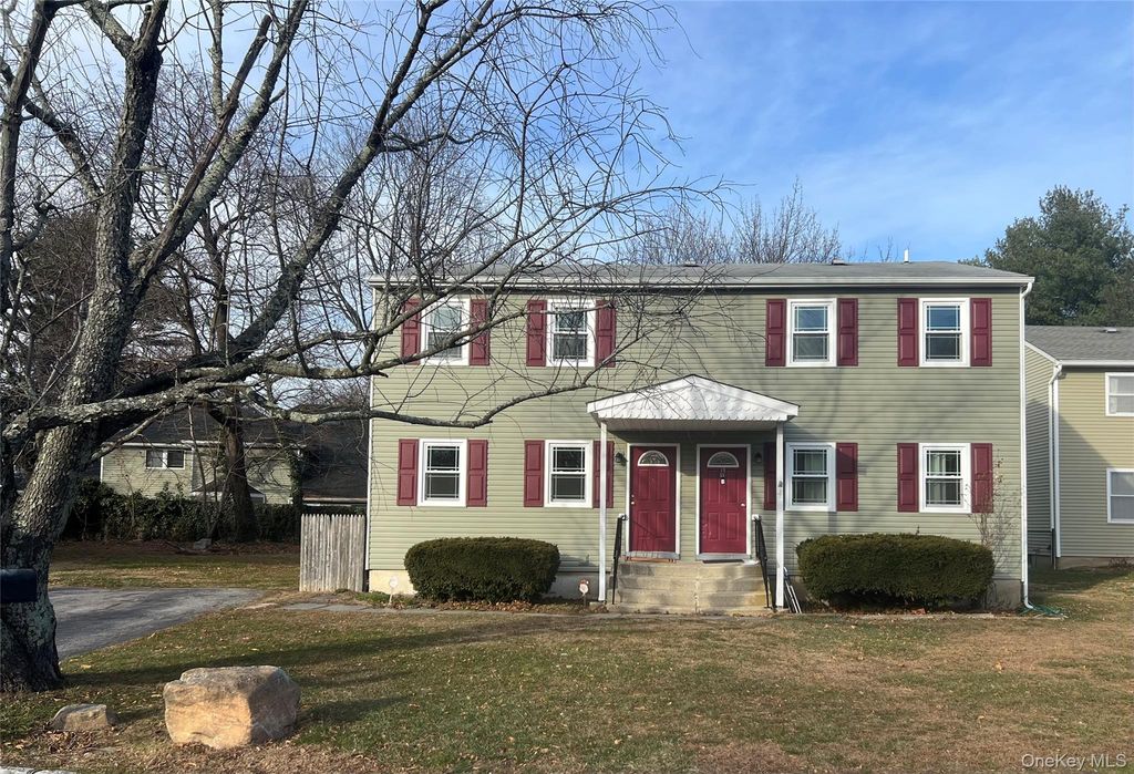 11 Park Manor Court 11, Glen Cove, NY 11542