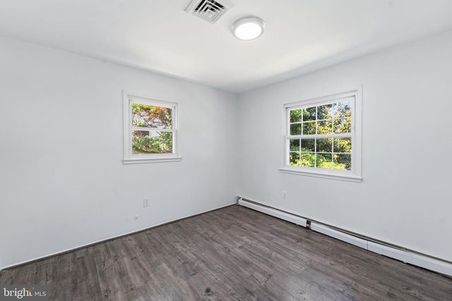14209 ESSEX DR, Woodbridge, VA 22191