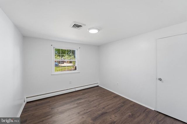 14209 ESSEX DR, Woodbridge, VA 22191