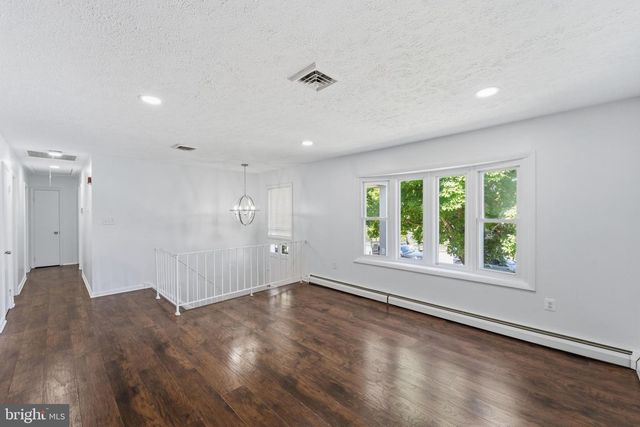 14209 ESSEX DR, Woodbridge, VA 22191