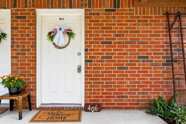 406 W Oak Street, Highlands, TX 77562