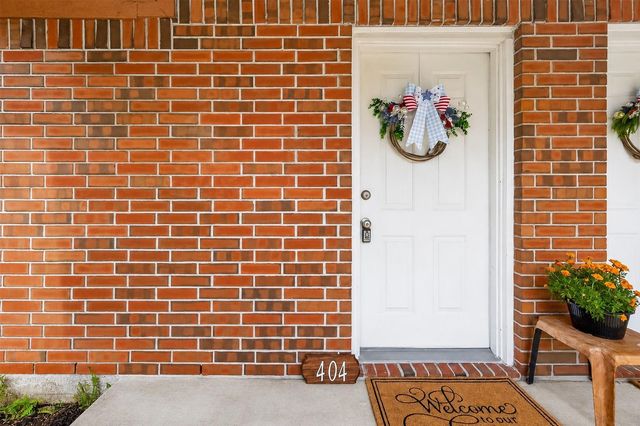 406 W Oak Street, Highlands, TX 77562