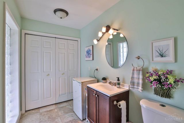 11907 Lawnview Avenue, Springdale, OH 45246