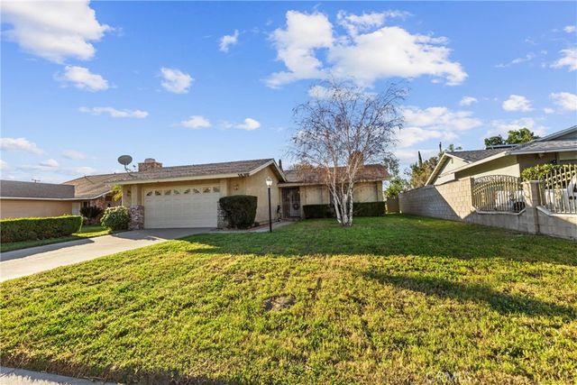 1895 W Gilbert, San Bernardino, CA 92411