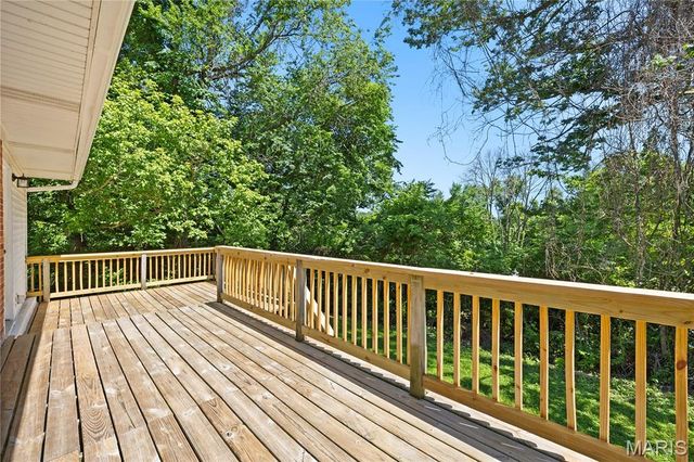 12 Highwood Circle, Belleville, IL 62223