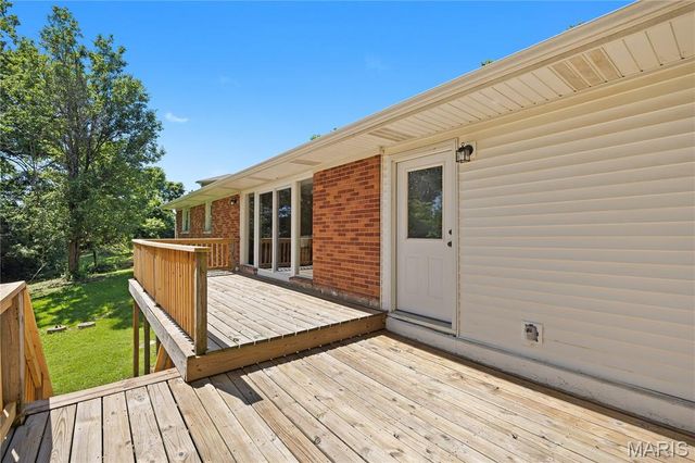 12 Highwood Circle, Belleville, IL 62223