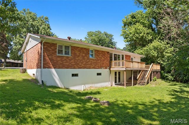 12 Highwood Circle, Belleville, IL 62223