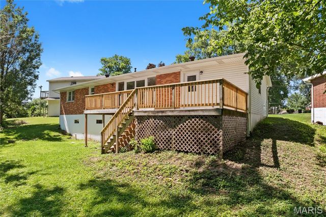 12 Highwood Circle, Belleville, IL 62223