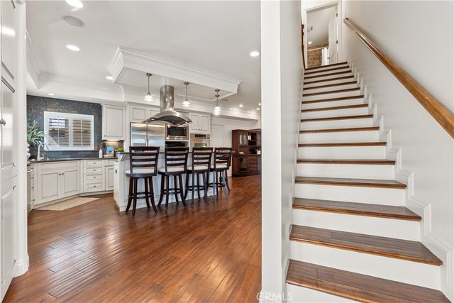 1077 10th Street, Hermosa Beach, CA 90254