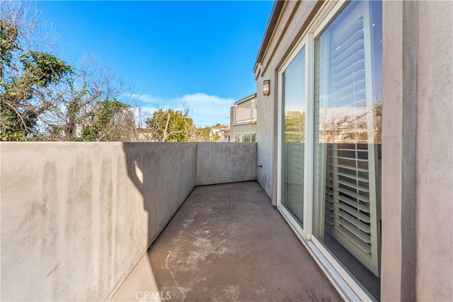 1077 10th Street, Hermosa Beach, CA 90254