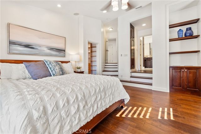 1077 10th Street, Hermosa Beach, CA 90254