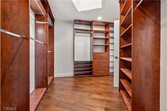 1077 10th Street, Hermosa Beach, CA 90254