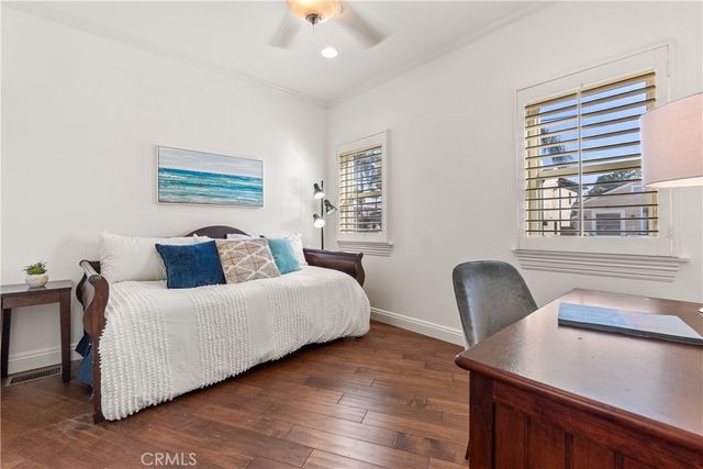 1077 10th Street, Hermosa Beach, CA 90254