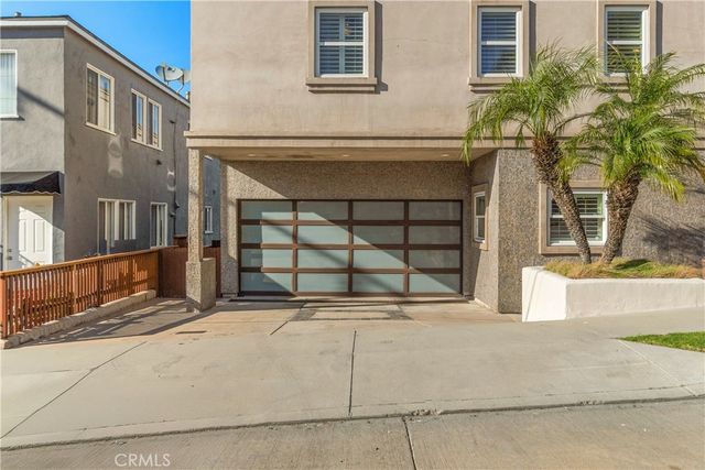 1077 10th Street, Hermosa Beach, CA 90254