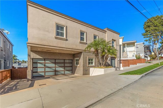 1077 10th Street, Hermosa Beach, CA 90254