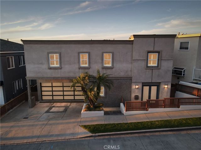 1077 10th Street, Hermosa Beach, CA 90254