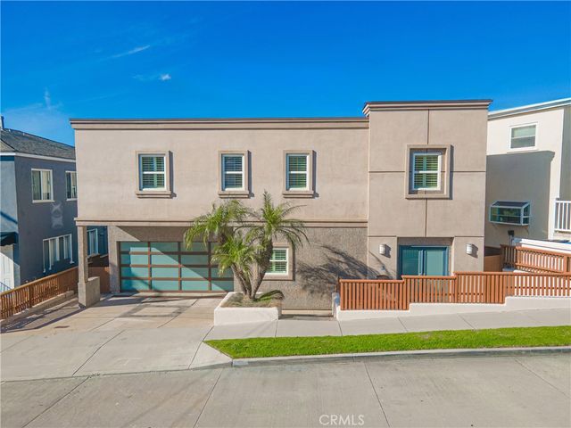 1077 10th Street, Hermosa Beach, CA 90254