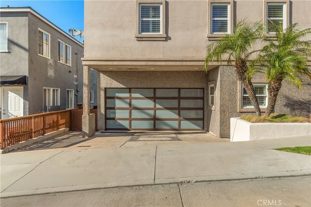 1077 10th Street, Hermosa Beach, CA 90254