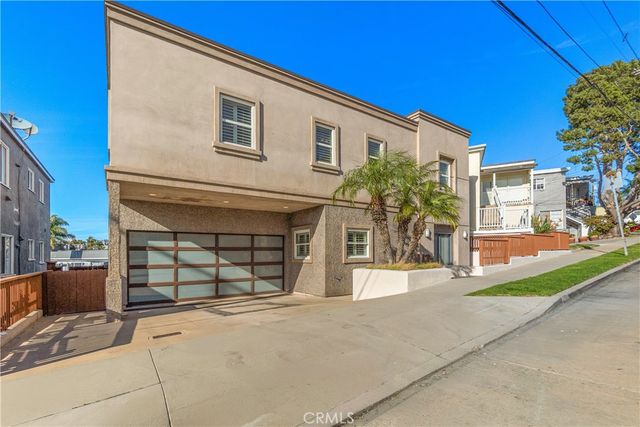 1077 10th Street, Hermosa Beach, CA 90254