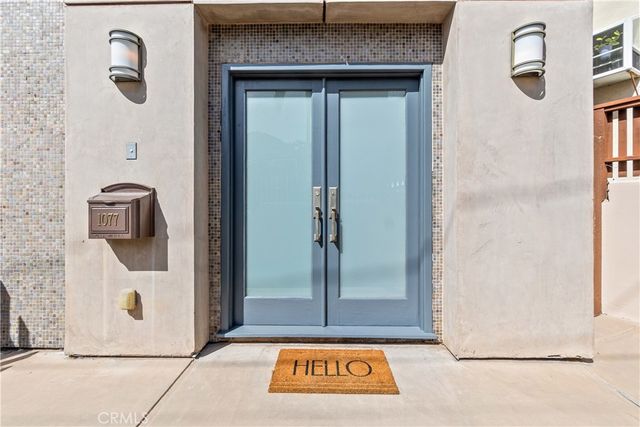 1077 10th Street, Hermosa Beach, CA 90254