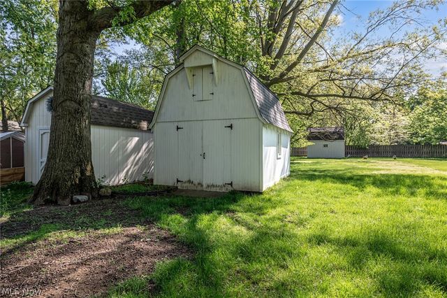 32696 Surrey Lane, Avon Lake, OH 44012